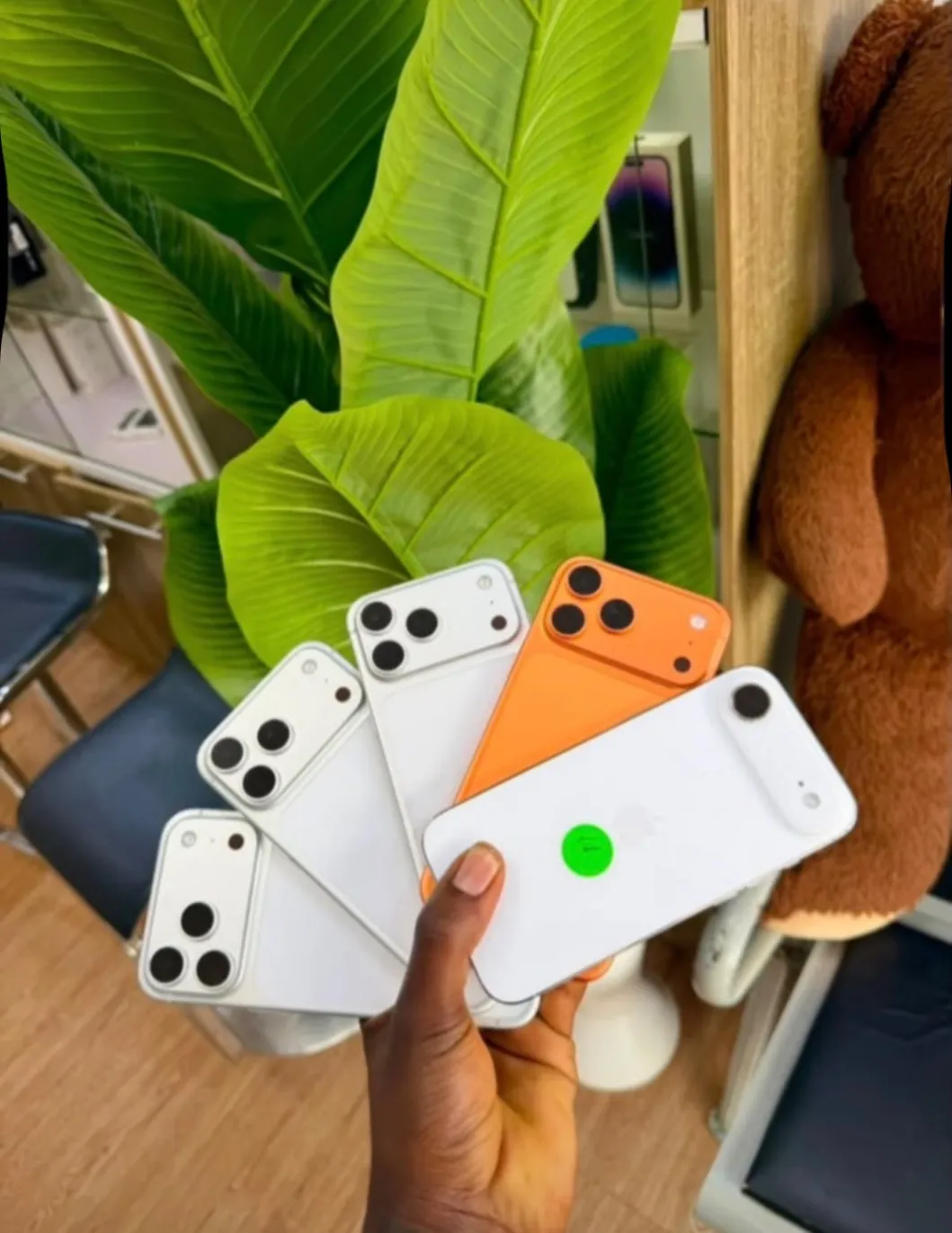 Photo de Galerie 1 - Petites Annonces | Iphone 17, Damas, Yaoundé, Cameroun | Électronique et médias  > Cellulaires et accessoires