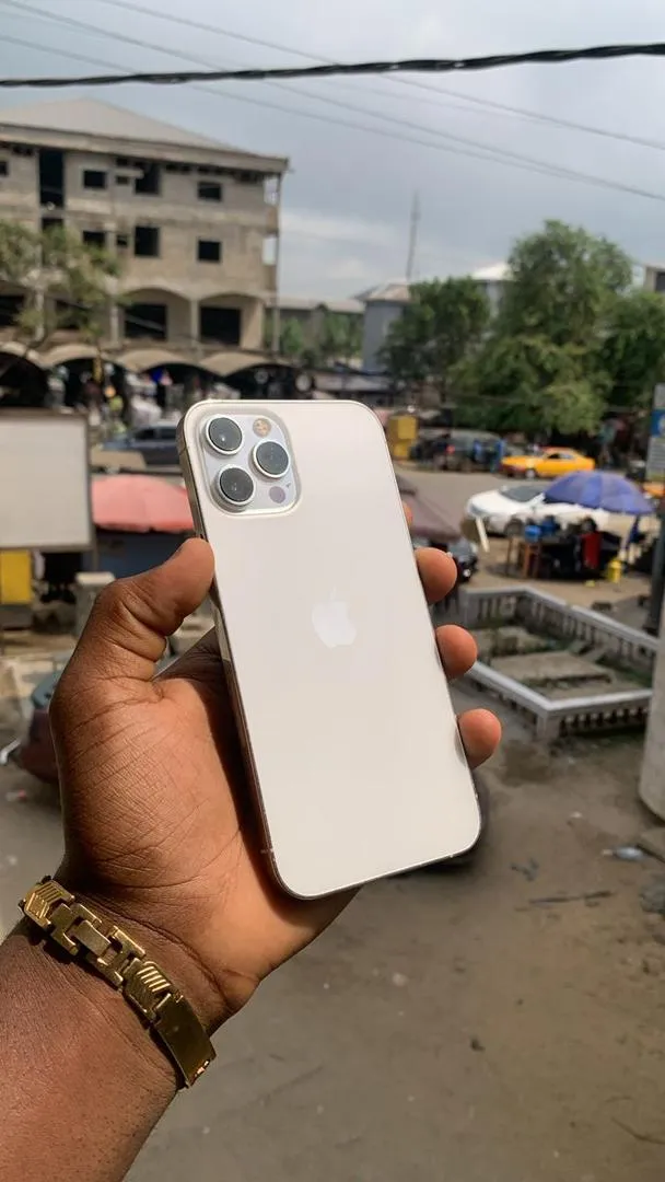 Gallery Photo 1 - Marketplace | Iphone 13 Pro Max, Byimassi, Yaoundé, Cameroon | Electronics & Media  > Cell phones & Accessories