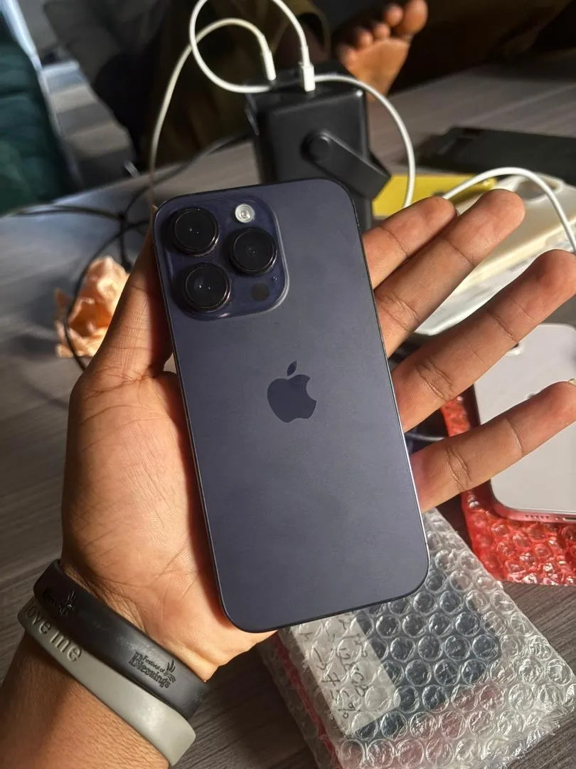Gallery Photo 2 - Marketplace | Iphone 13 Pro Max, Byimassi, Yaoundé, Cameroon | Electronics & Media  > Cell phones & Accessories