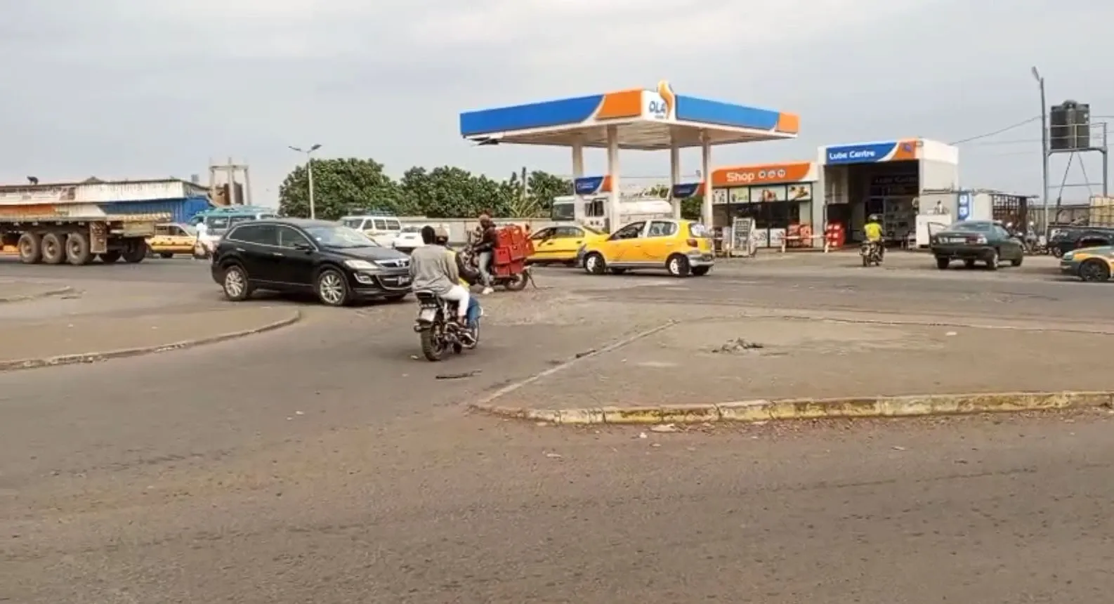 Photo Principale - Immobilier | Maison À Vendre | Twin Houses For Sale – Mutengene, Mutengene Round About, Mutengene, Cameroun