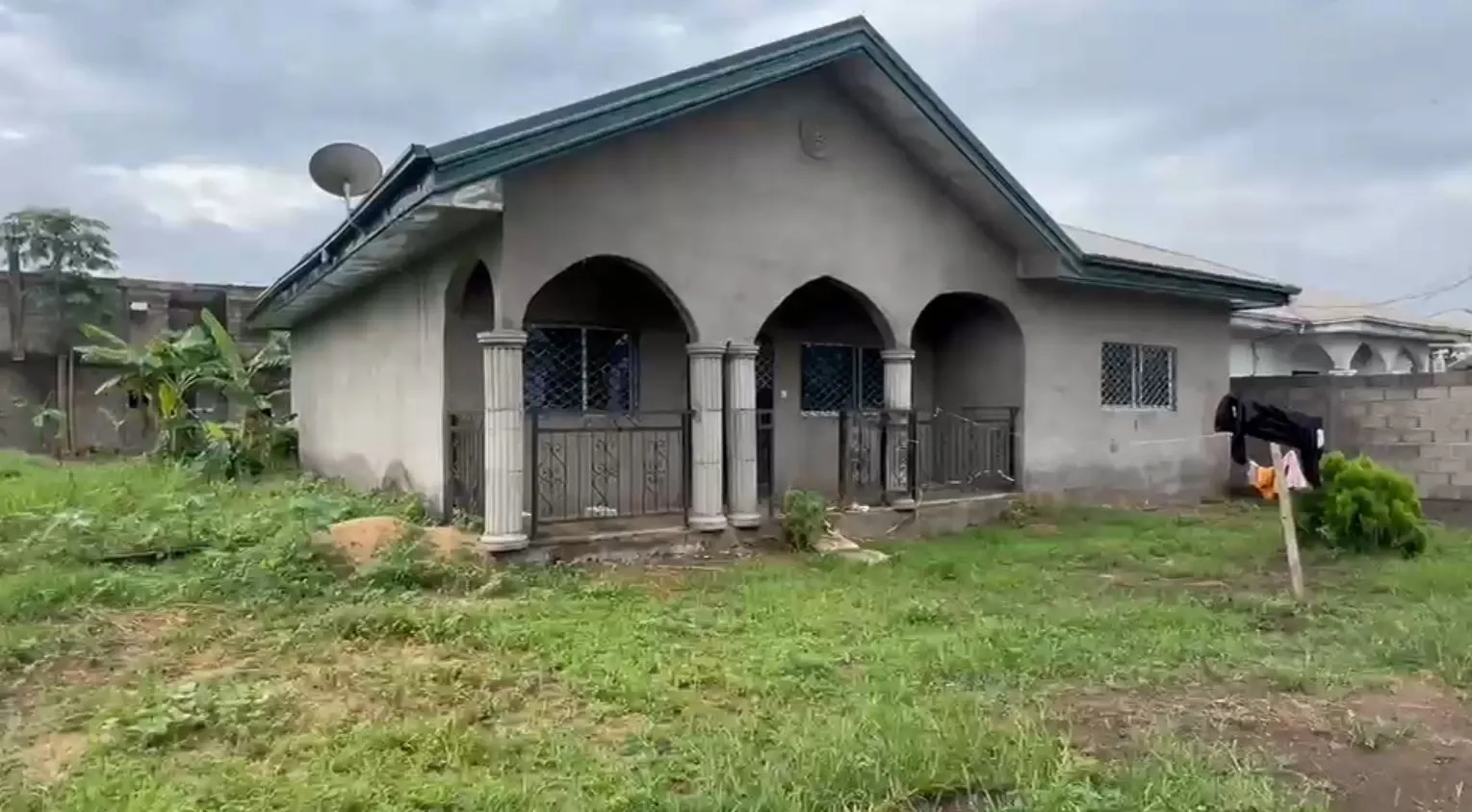 Photo Principale - Immobilier | Maison À Vendre | Property For Sale – At Hospital Layout, Tiko – Douala Road, Hospital Layout Road, Tiko, Cameroun