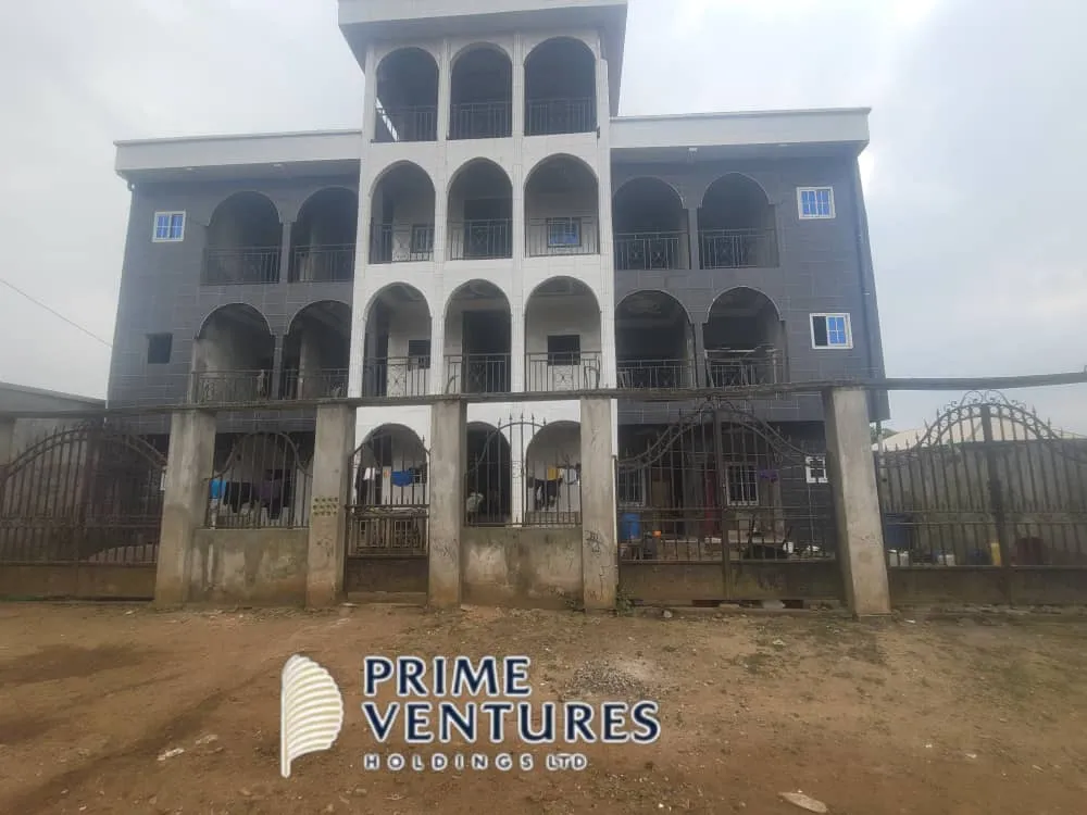 Photo Principale - Immobilier | Maison À Vendre | Uncompleted Commercial House For Sale – Muea, Muea, Buea, Cameroun