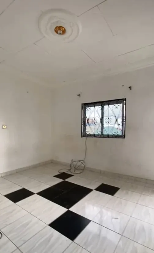 Spacious Room To Let Behind Hims